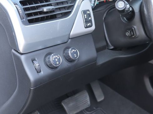 Used 2019 Chevrolet Suburban LT AWD/4WD image 27