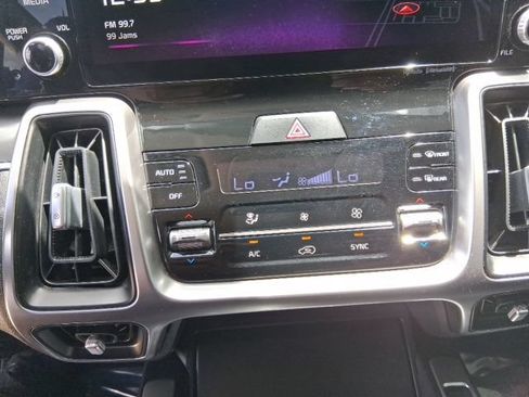 Used 2022 Kia Sorento S FWD image 15