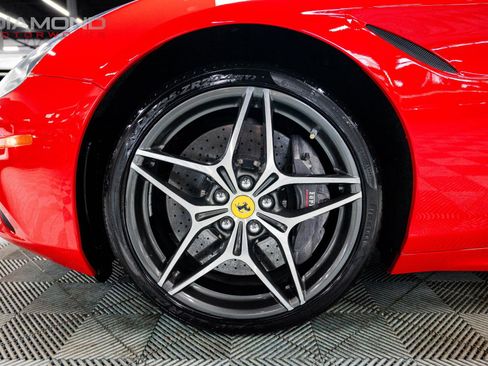 Used 2015 Ferrari California T image 44