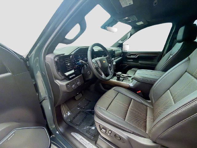 Used 2026 Chevrolet Silverado 1500 High Country w/ High Country Premium Package RWD image 8