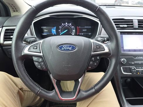 Used 2019 Ford Fusion SE w/ Equipment Group 151A FWD image 13