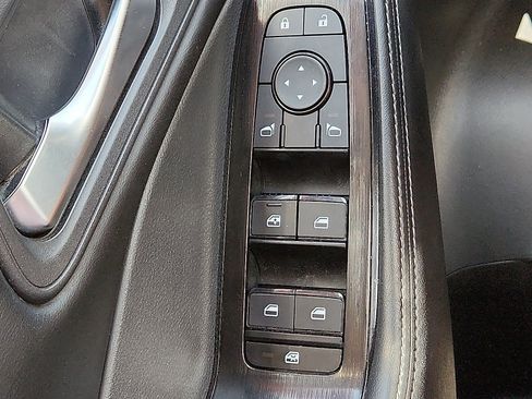 Used 2025 Nissan Rogue SV AWD/4WD image 20