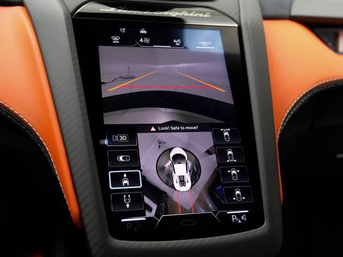 Used 2025 Lamborghini Revuelto AWD/4WD image 24
