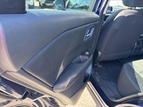 Used 2024 Nissan Rogue SV FWD image 19