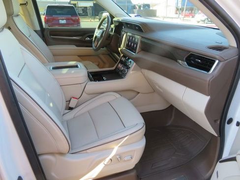 Used 2021 GMC Yukon XL Denali w/ Denali Ultimate Package image 13