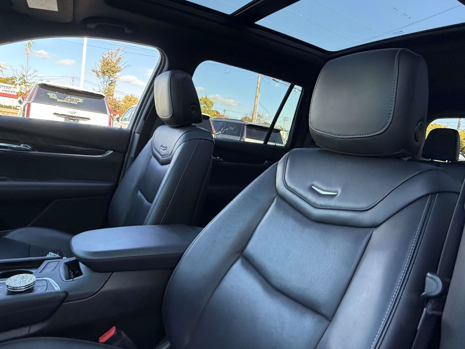 Used 2021 Cadillac XT6 Premium Luxury FWD image 11