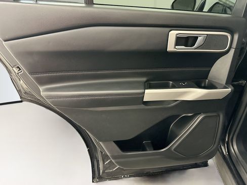 Used 2020 Ford Explorer XLT w/ Equipment Group 202A image 27