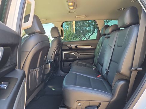 Used 2021 Kia Telluride LX AWD/4WD image 13
