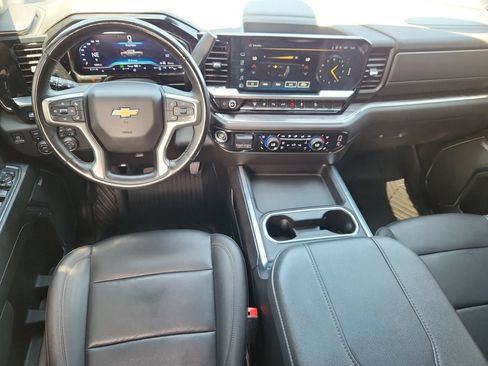 Used 2025 GMC Sierra 2500 AT4X AWD/4WD image 10