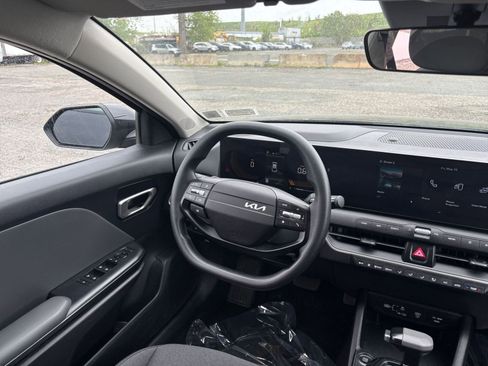 Used 2025 Kia K4 FWD image 32