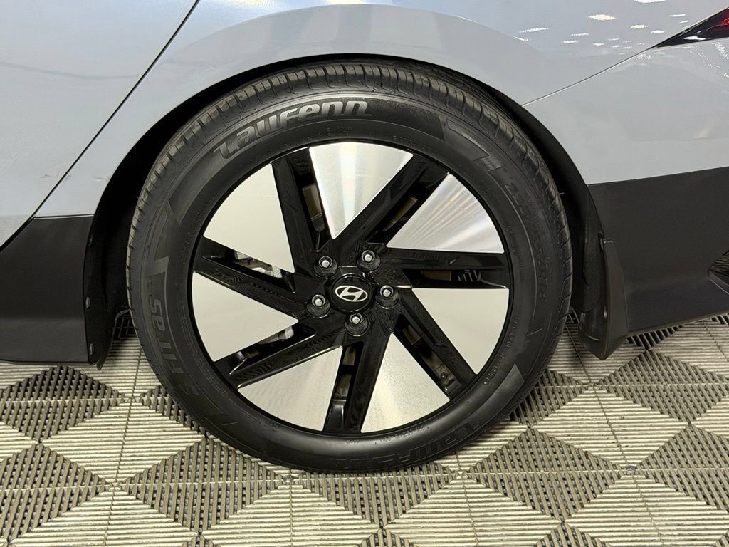 Used 2024 Hyundai Ioniq 6 SE RWD image 11