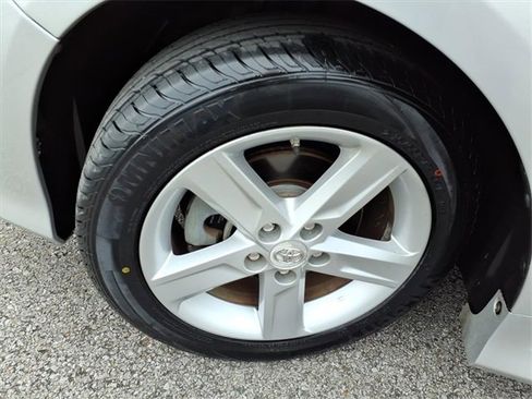 Used 2013 Toyota Camry SE image 20