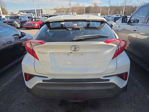 Used 2018 Toyota C-HR XLE image 5