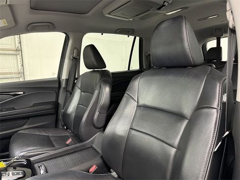 Used 2019 Honda Pilot Touring image 21