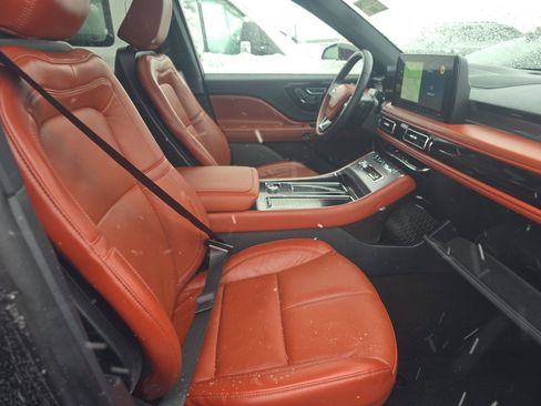 Used 2025 Lincoln Aviator Reserve w/ Jet Appearance Package image 14