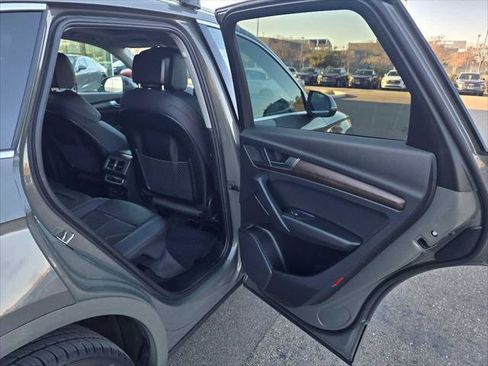 Used 2025 Audi Q5 2.0T Premium image 14