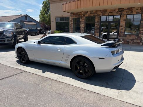 Used 2010 Chevrolet Camaro SS w/ RS Package RWD image 22