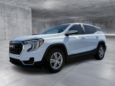 Certified 2022 GMC Terrain SLE image 2