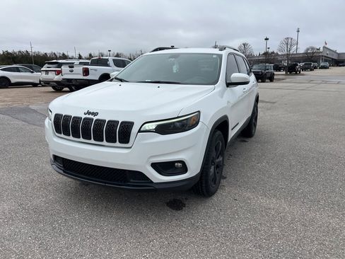 Used 2020 Jeep Cherokee Latitude Plus image 2
