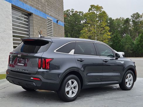 Used 2021 Kia Sorento LX image 7