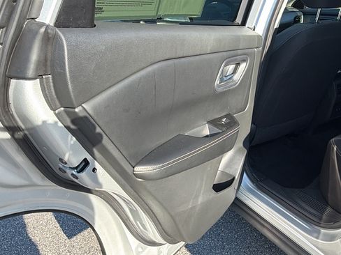 Used 2024 Nissan Rogue SV AWD/4WD image 22