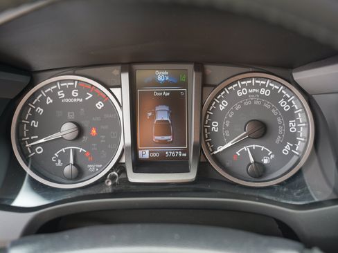 Used 2022 Toyota Tacoma TRD Off-Road AWD/4WD image 32