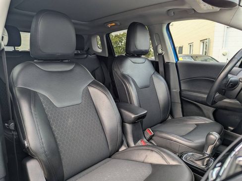 Used 2019 Jeep Compass Latitude AWD/4WD image 11