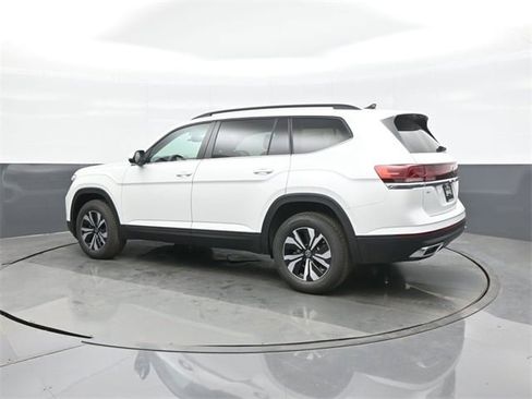 New 2026 Volkswagen Atlas SE image 5