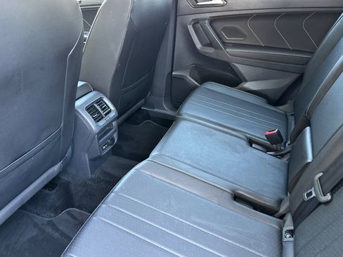 Used 2023 Volkswagen Tiguan SE image 12