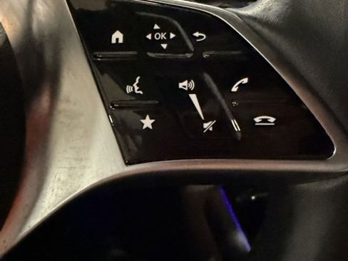 Used 2025 Mercedes-Benz GLA 250 4MATIC image 16