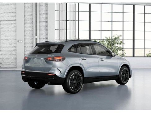 New 2026 Mercedes-Benz GLA 35 AMG 4MATIC image 32