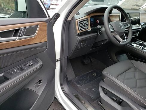 New 2026 Volkswagen Atlas SE image 6