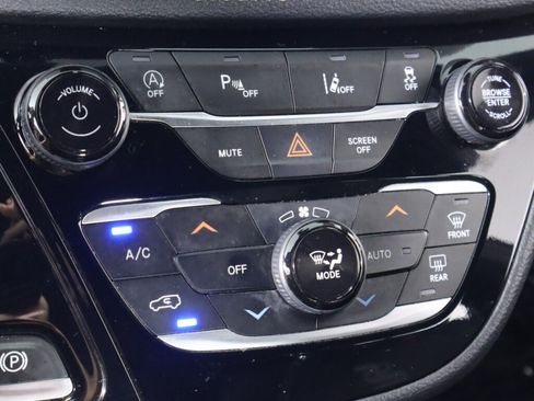 Used 2021 Chrysler Pacifica Touring-L w/ S Appearance Package image 22