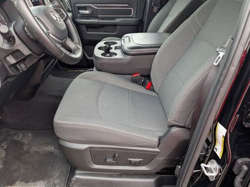 Used 2024 RAM 2500 Big Horn w/ Sport Appearance Package image 9