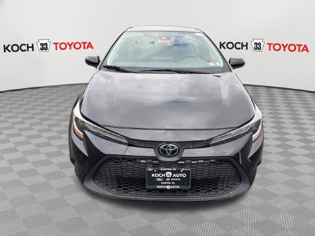 Used 2022 Toyota Corolla LE FWD image 2