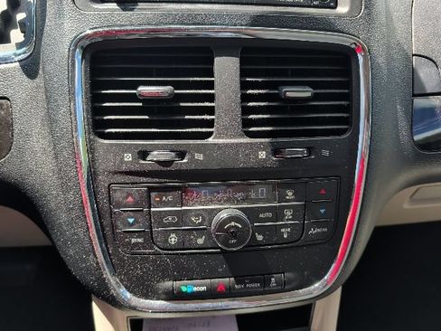 Used 2012 Dodge Grand Caravan Crew w/ Crew Value Pkg FWD image 9