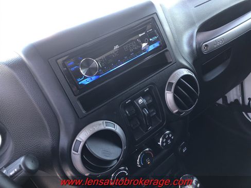 Used 2016 Jeep Wrangler Unlimited Sport w/ Quick Order Package 24S AWD/4WD image 14