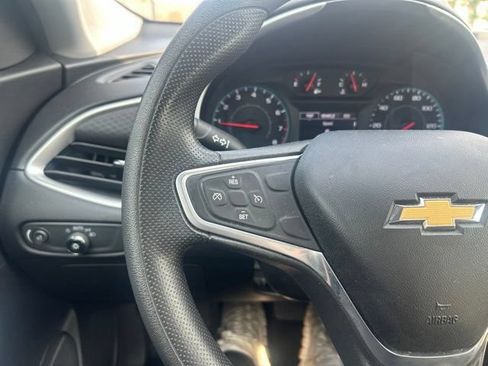 Used 2022 Chevrolet Malibu LS FWD image 35