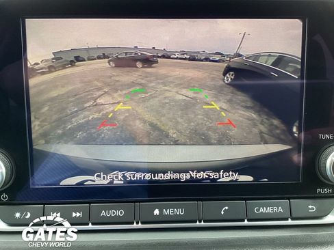 Used 2024 Nissan Rogue S AWD/4WD image 16