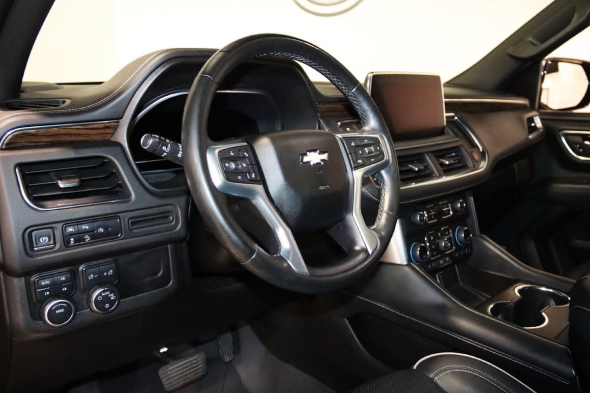 Used 2023 Chevrolet Tahoe Premier AWD/4WD image 40