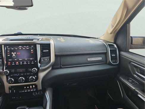 Used 2019 RAM 1500 Laramie AWD/4WD image 22