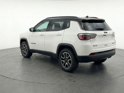 Used 2025 Jeep Compass Trailhawk AWD/4WD image 6