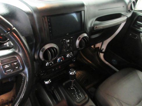 Used 2017 Jeep Wrangler Unlimited Sport w/ Quick Order Package 24S AWD/4WD image 27
