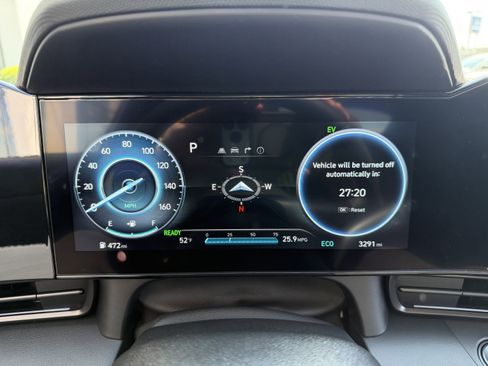 Certified 2025 Hyundai Elantra SEL FWD image 30