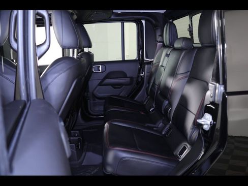 New 2025 Jeep Gladiator Rubicon image 21