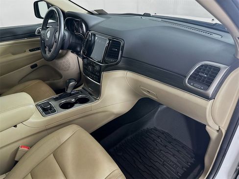 Used 2019 Jeep Grand Cherokee Limited w/ Trailer Tow Group IV image 31