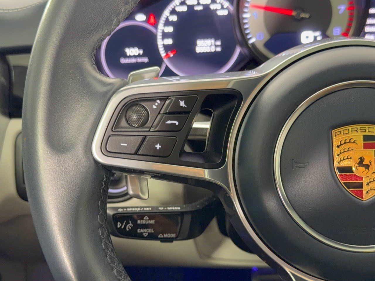 Used 2022 Porsche Cayenne GTS AWD/4WD image 18
