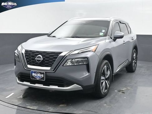 Used 2023 Nissan Rogue Platinum w/ Platinum Premium Package FWD image 3