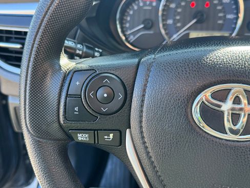 Used 2016 Toyota Corolla LE Premium image 22