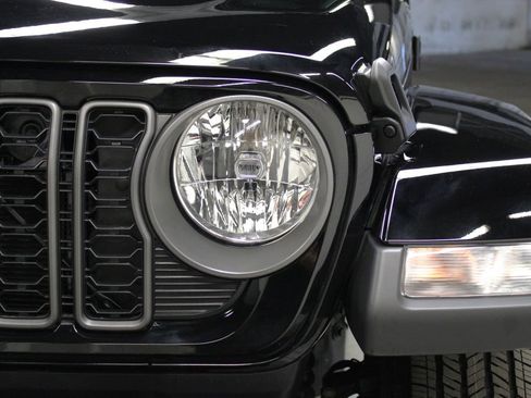 New 2026 Jeep Gladiator Sport image 30